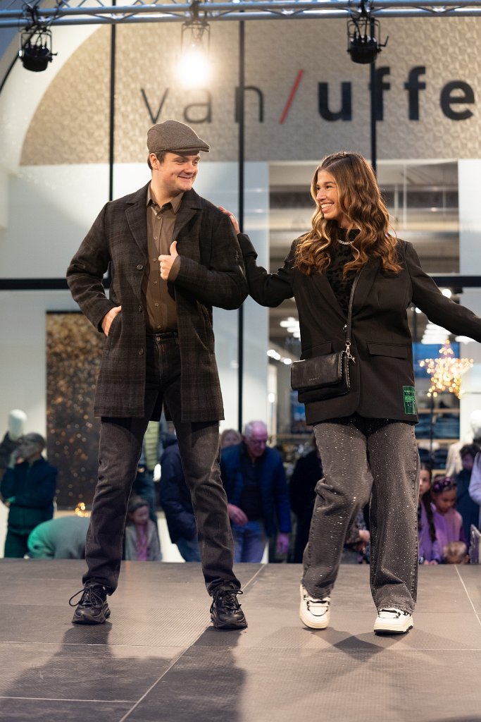 Modeshow 158.jpg